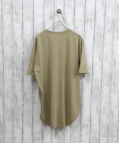 SHISKY(シスキー)の「無地 ラウンドヘム オーバーサイズ Tシャツ(Tシャツ/カットソー・メンズ・ベージュ/チャコール/オフホワイト/杢グレー/ダークグリーン/ブラック・M/L/XL)」の16枚目の写真