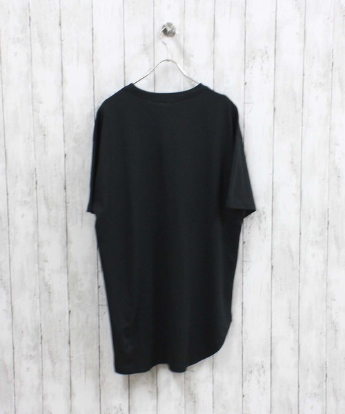 SHISKY(シスキー)の「無地 ラウンドヘム オーバーサイズ Tシャツ(Tシャツ/カットソー・メンズ・ベージュ/チャコール/オフホワイト/杢グレー/ダークグリーン/ブラック・M/L/XL)」の21枚目の写真