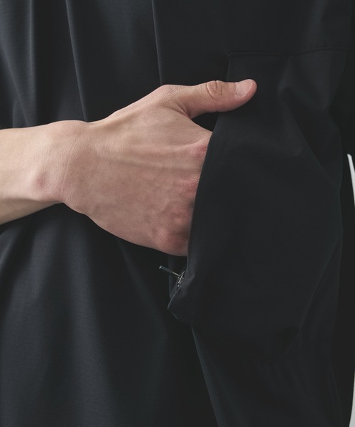 POLIQUANT（ポリクアント）の「【POLIQUANT/ポリクアント】THE DEFORMED S/S PULLOVER WITH UTILITY POCKETS（Tシャツ/カットソー・メンズ・ブラック/オリーブ・1/2）」の15枚目の写真