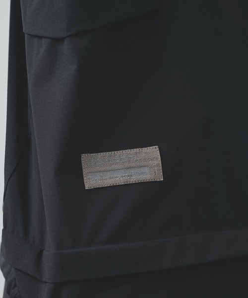 POLIQUANT（ポリクアント）の「【POLIQUANT/ポリクアント】THE DEFORMED S/S PULLOVER WITH UTILITY POCKETS（Tシャツ/カットソー・メンズ・ブラック/オリーブ・1/2）」の13枚目の写真