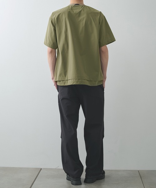 POLIQUANT（ポリクアント）の「【POLIQUANT/ポリクアント】THE DEFORMED S/S PULLOVER WITH UTILITY POCKETS（Tシャツ/カットソー・メンズ・ブラック/オリーブ・1/2）」の10枚目の写真
