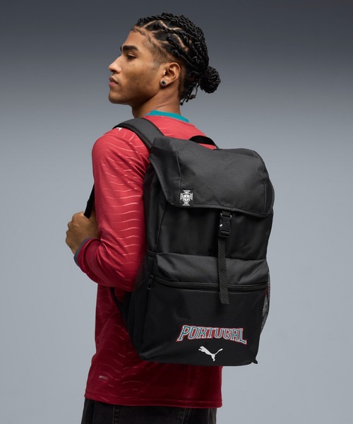 PUMA(プーマ)の「PUMA プーマ ユニセックス サッカー ポルトガル代表 カルチャー バックパッ(バックパック/リュック・メンズ・ブラック×ホワイト・フリー)」の1枚目の写真