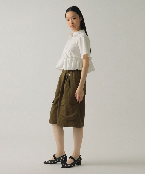 Ray BEAMS(レイビームス)の「裾フリル ショート シャツ(シャツ/ブラウス・レディース・シルバー/ホワイト・ONE SIZE)」の4枚目の写真