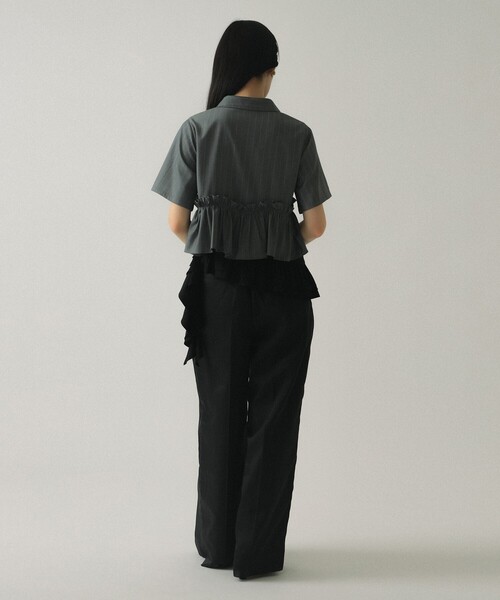 Ray BEAMS(レイビームス)の「裾フリル ショート シャツ(シャツ/ブラウス・レディース・シルバー/ホワイト・ONE SIZE)」の9枚目の写真