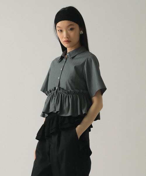 Ray BEAMS(レイビームス)の「裾フリル ショート シャツ(シャツ/ブラウス・レディース・シルバー/ホワイト・ONE SIZE)」の10枚目の写真