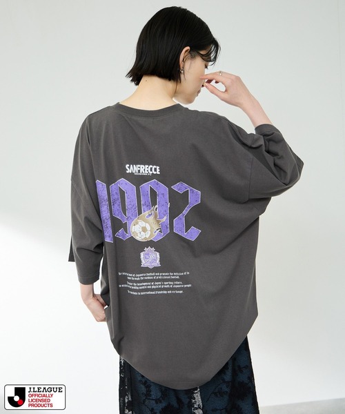 Mac-House(マックハウス)の「サンフレッチェ広島 デザインTシャツ/Jリーグ SANFRECCE HIROSHIMA(Tシャツ/カットソー・メンズ・チャコールグレー/ホワイト・M/L)」の1枚目の写真