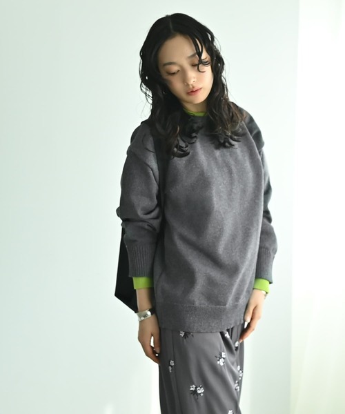 STYLE DELI(スタイルデリ)の「【BLK001】配色前後2wayプルオーバー(ニット/セーター・レディース・チャコールグレー/グレー・FREE)」の20枚目の写真