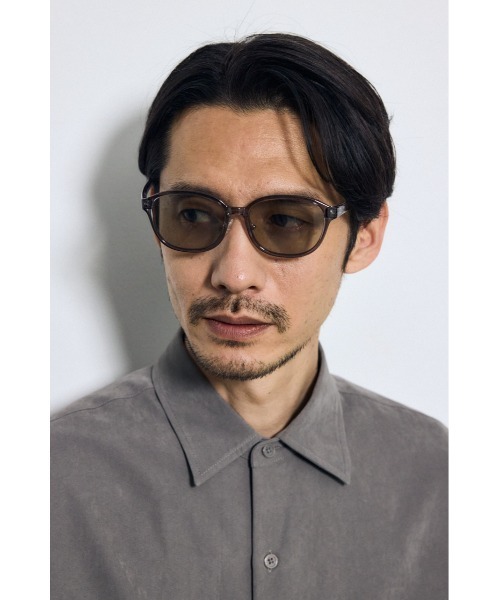 AZUL by moussy（アズールバイマウジー）の「レイヤードシェードアイウェア（サングラス・メンズ・グレー/ブラウン/ベージュ・FREE）」の4枚目の写真