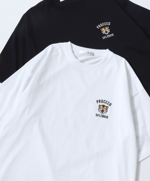 Lazar（ラザル）の「Lazar 別注 Animal Embroidery Tee/オーバーサイズ アニマル柄 ネコ トラ イヌ カレッジ ワンポイント刺繍 半袖Tシャツ/レディース メンズ（Tシャツ/カットソー・レディース・ホワイト系その他2/ブラック系その他/ブラック/ホワイト系その他/ホワイト/ブルー系その他2/ブラック系その他2/ブルー系その他/ネイビー・M/LL/L）」の2枚目の写真