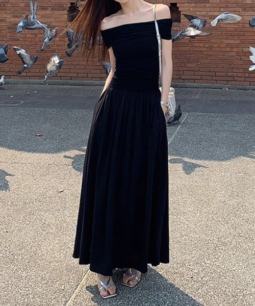 mielu(ミエル)の「《大人カジュアル/気分に合わせて着回せる》オフショルダー2WAYワンピース(ワンピース・レディース・ブラック/ホワイト・LARGE/MEDIUM)」の7枚目の写真