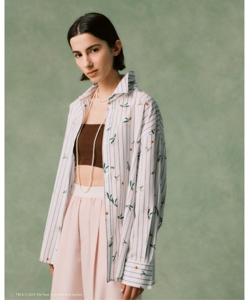 emmi(エミ)の「【emmi×NYBG】ストライプリラックスシャツ【セットアップ対応】(ルームウェア/パジャマ・レディース・ブルー/イエロー/ホワイト・F)」の1枚目の写真