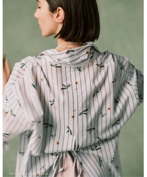 emmi(エミ)の「【emmi×NYBG】ストライプリラックスシャツ【セットアップ対応】(ルームウェア/パジャマ・レディース・ブルー/イエロー/ホワイト・F)」の4枚目の写真