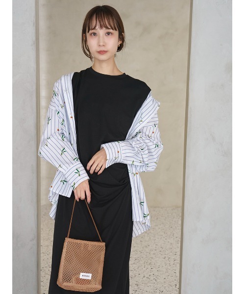emmi(エミ)の「【emmi×NYBG】ストライプリラックスシャツ【セットアップ対応】(ルームウェア/パジャマ・レディース・ブルー/イエロー/ホワイト・F)」の7枚目の写真