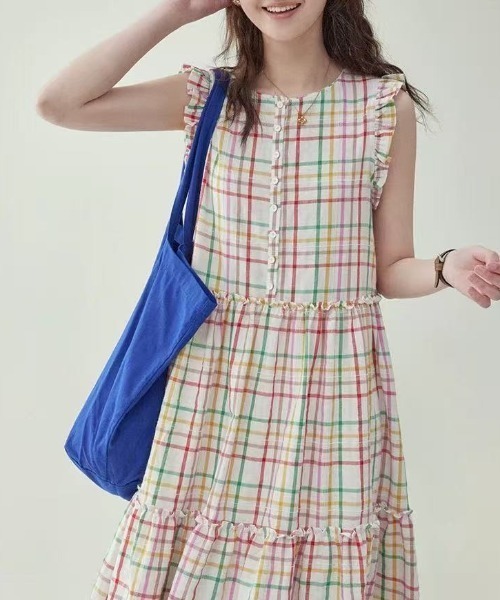 AMAJI(アマジ)の「チェック柄 ノースリーブ フレア ロングワンピース(ワンピース・レディース・マルチ・SMALL/MEDIUM/LARGE/X-LARGE)」の4枚目の写真