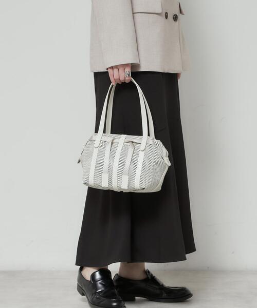 HIROKO HAYASHI（ヒロコハヤシ）の「PANIER（パニエ）ボストンバッグ（ボストンバッグ・レディース・オフホワイト/ベージュ系4/ブラック・00）」の13枚目の写真