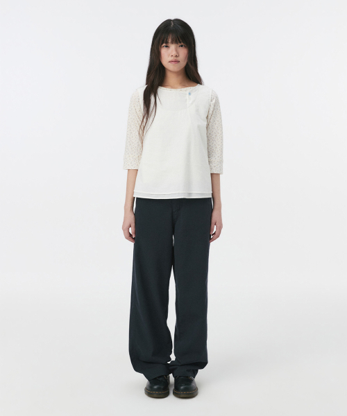 OHESHIO(オヘシオ)の「STRAIGHT COLOR COTTON PANTS, NAVY(その他パンツ・レディース・その他・1/2)」の2枚目の写真