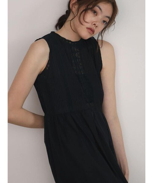 FIKA.(フィーカ)の「Sleeveless lace panel onepiece(ワンピース・レディース・ブラック/オフホワイト・MEDIUM)」の4枚目の写真