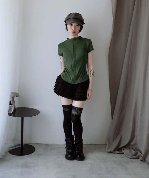 Ulysses(ユリシス)の「フロントホックハイネックトップス(Tシャツ/カットソー・レディース・ブラック/グリーン・M/S)」の15枚目の写真