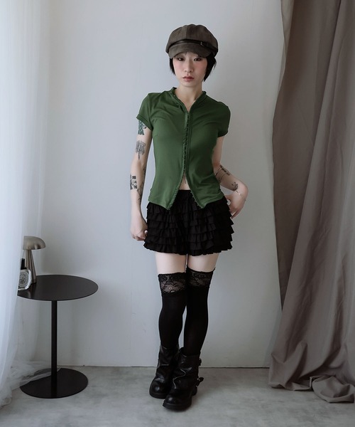 Ulysses(ユリシス)の「フロントホックハイネックトップス(Tシャツ/カットソー・レディース・ブラック/グリーン・M/S)」の17枚目の写真