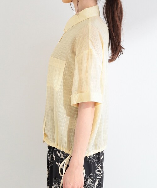 SHOO・LA・RUE(シューラルー)の「【S-LL/洗濯機可/体型カバー】さらさら シャーリングシフォン 裾ドロストシャツ(シャツ/ブラウス・レディース・ライトブルー/ライトイエロー系/ブラック・03/02/01/04)」の17枚目の写真