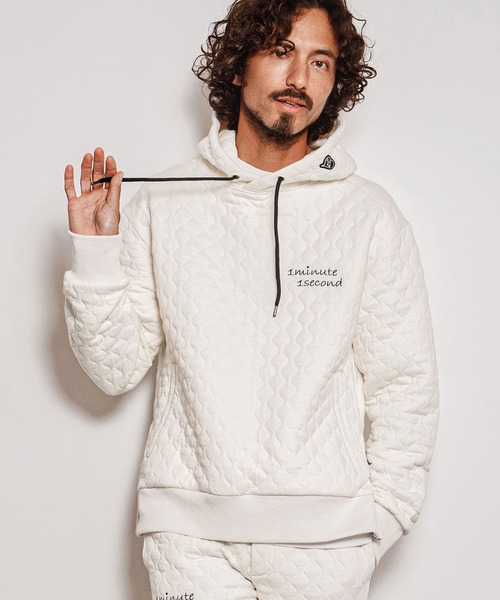 1minute 1second(ワンミニットワンセカンド)の「mpa4157-onion quilted pullover hoodie キルティングパーカー(1M26A010)(パーカー・メンズ・ネイビー/ブラック/ホワイト・XL/S/M/L)」の1枚目の写真