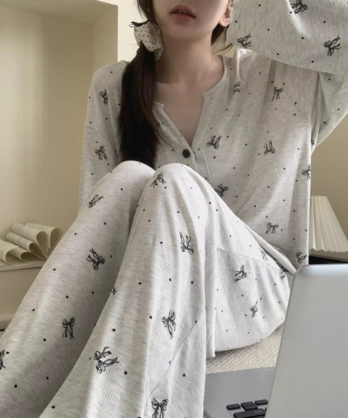 DAY CLOSET(デイ クローゼット)の「【セットアップ/薄手】長袖カーディガン風総柄トップス+ロングパンツ ルームウェア上下2点セット レディース(ルームウェア/パジャマ・レディース・ナチュラル/オートミール/ダークグレー/アイボリー/グレー・L/M)」の19枚目の写真