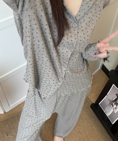 DAY CLOSET(デイ クローゼット)の「【セットアップ/薄手】長袖カーディガン風総柄トップス+ロングパンツ ルームウェア上下2点セット レディース(ルームウェア/パジャマ・レディース・ナチュラル/オートミール/ダークグレー/アイボリー/グレー・L/M)」の14枚目の写真