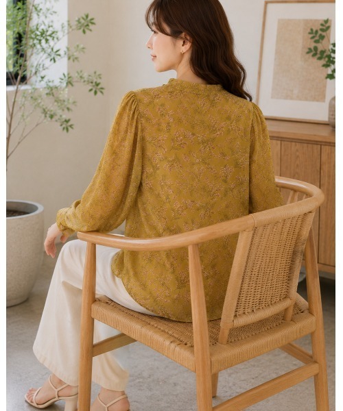 FAZVY(ファズビー)の「フリルネックシフォンブラウス(シャツ/ブラウス・レディース・ブルー/ベージュ/イエロー・M)」の12枚目の写真