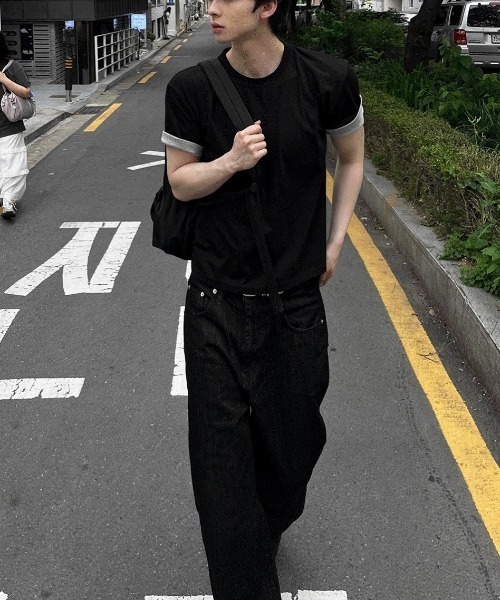 COSYHARU(コシハル)の「カラーブロックロールアップセミクロップ半袖Tシャツ(Tシャツ/カットソー・メンズ・グレー/チャコール/ブラック/ネイビー/アイボリー/バーガンディー・FREE)」の21枚目の写真