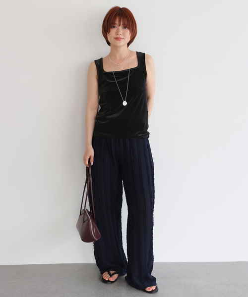 SLOBE IENA(スローブイエナ)の「《シリーズあり》スクエアネックベロアタンク(タンクトップ・レディース・グレー/ブラック/パープル・FREE)」の4枚目の写真