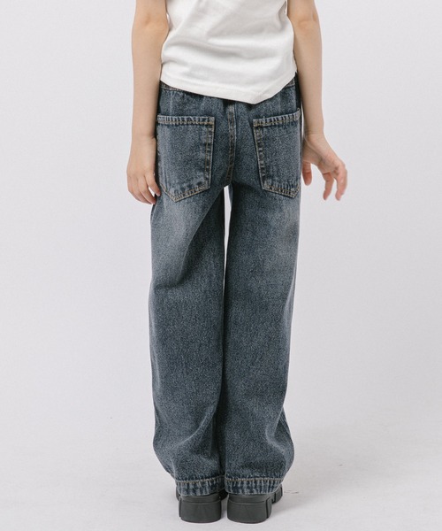 URBAN CHERRY（アーバンチェリー）の「ミニリボン刺繍ストレートデニムパンツ（デニムパンツ・キッズ・ブルー・120cm/130cm/160cm/150cm/140cm/110cm）」の3枚目の写真