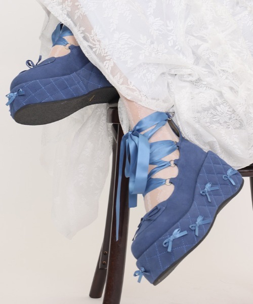 axes femme POETIQUE(アクシーズファムポエティック)の「レースアップスエードパンプス(パンプス・レディース・ブラック/ブルー・SMALL/LARGE/MEDIUM)」の13枚目の写真