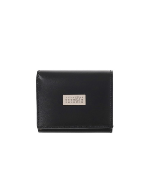 MM6 Maison Margiela(エムエムシックス メゾン マルジェラ)の「TRIFOLD WALLET(財布・メンズ・ブラック・UNI)」の1枚目の写真