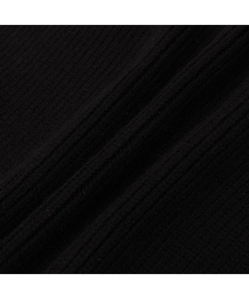 Guess（ゲス）の「KNIT Scarf マフラー（マフラー・レディース・ブラック/オフホワイト・ONE SIZE）」の6枚目の写真