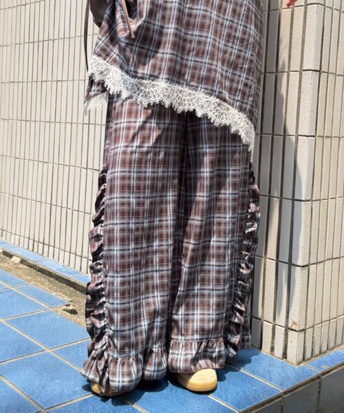 w closet(ダブルクローゼット)の「チェックフリルパンツ(その他パンツ・レディース・ボルドー/ブルー・FREE)」の6枚目の写真