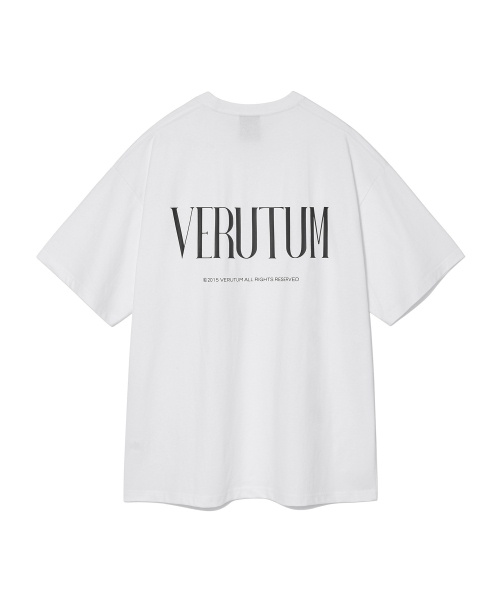 VERUTUM(ヴェルタム)の「セリフバックロゴTシャツホワイト(Tシャツ/カットソー・メンズ・その他・X-LARGE)」の1枚目の写真