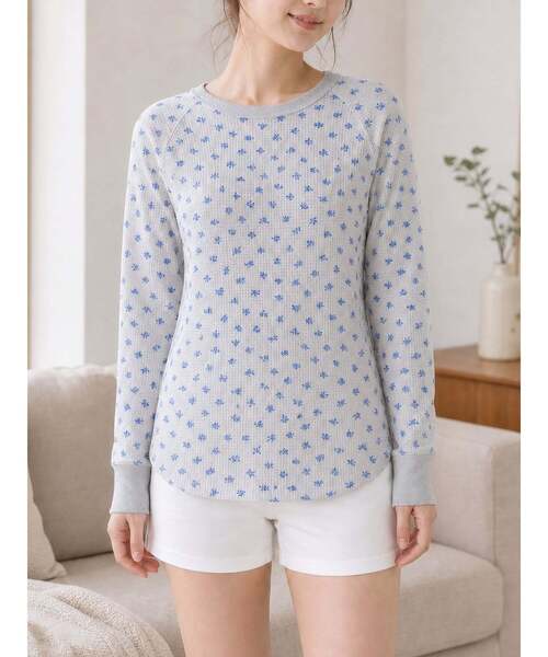 JEMORGAN(ジェーイーモーガン)の「【JEMORGAN LONG JOHNS】 CVCワッフル 青花柄ラグランクルーネックパック入りロンT(JC-091-59S)(Tシャツ/カットソー・レディース・ホワイト/トップグレー/ホワイト系1・フリー)」の1枚目の写真