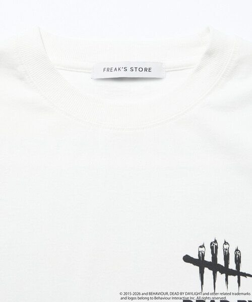 FREAK'S STORE(フリークスストア)の「DEAD BY DAYLIGHT 別注 THE TRAPPER フォト バックプリント クルーネックTシャツ(Tシャツ/カットソー・メンズ・ホワイト/ブラック・LARGE/X-LARGE/MEDIUM)」の5枚目の写真