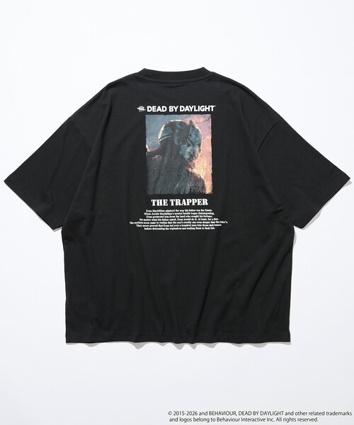 FREAK'S STORE(フリークスストア)の「DEAD BY DAYLIGHT 別注 THE TRAPPER フォト バックプリント クルーネックTシャツ(Tシャツ/カットソー・メンズ・ホワイト/ブラック・LARGE/X-LARGE/MEDIUM)」の11枚目の写真