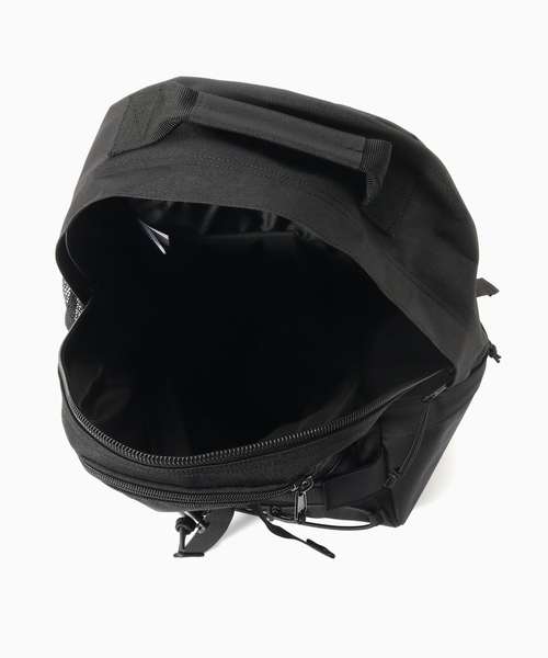 Carhartt WIP(カーハートダブリューアイピー)の「CARHARTT WIP / カーハート ダブリューアイピー Kickflip Backpack(バックパック/リュック・メンズ・ブラック・FREE)」の9枚目の写真