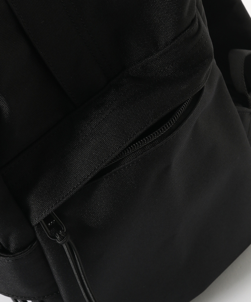 Carhartt WIP(カーハートダブリューアイピー)の「CARHARTT WIP / カーハート ダブリューアイピー Kickflip Backpack(バックパック/リュック・メンズ・ブラック・FREE)」の3枚目の写真