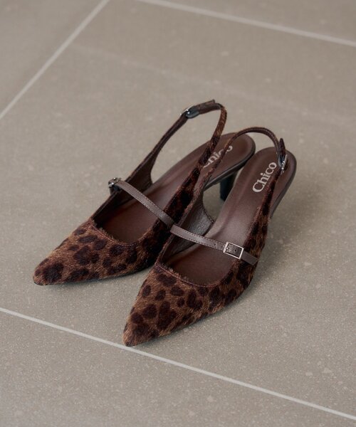 Chico(チコ)の「ポインテッドベルトミュール(パンプス・レディース・ブラウン系その他2/ブラック・LARGE/MEDIUM/SMALL)」の2枚目の写真