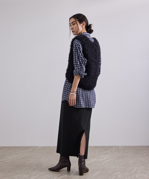 SALON adam et rope'(サロン アダム エ ロペ)の「Super100 ウールスムースナロースカート(スカート・レディース・ブラック/ベージュ・M/S)」の3枚目の写真