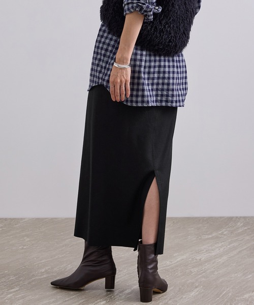 SALON adam et rope'(サロン アダム エ ロペ)の「Super100 ウールスムースナロースカート(スカート・レディース・ブラック/ベージュ・M/S)」の4枚目の写真