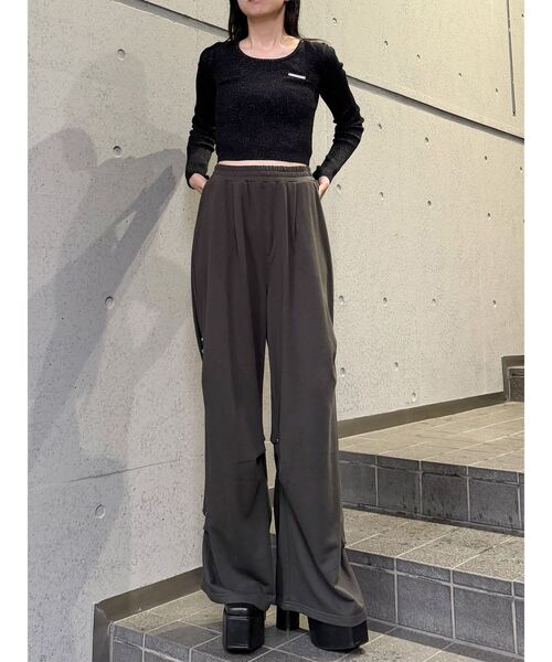 MURUA(ムルーア)の「ロゴプレートラメニット 秋服(ニット/セーター・レディース・ネイビー/ブラック/ブラウン/アイボリー・FREE)」の9枚目の写真
