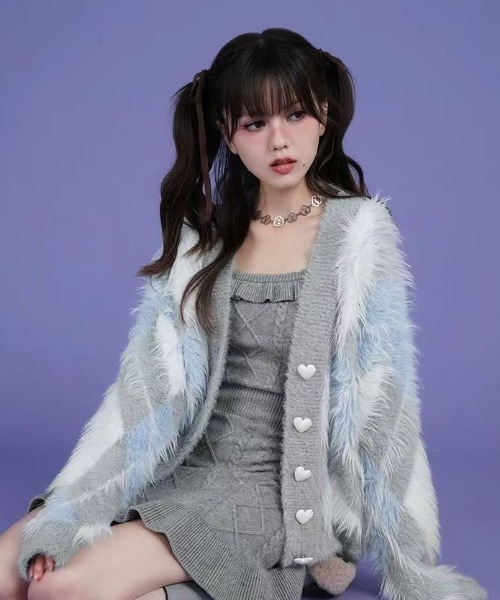 AVYL(アヴィル)の「ハートボタン アーガイルフリンジロングシャギーニットカーディガン(カーディガン/ボレロ・レディース・グレー・M)」の4枚目の写真