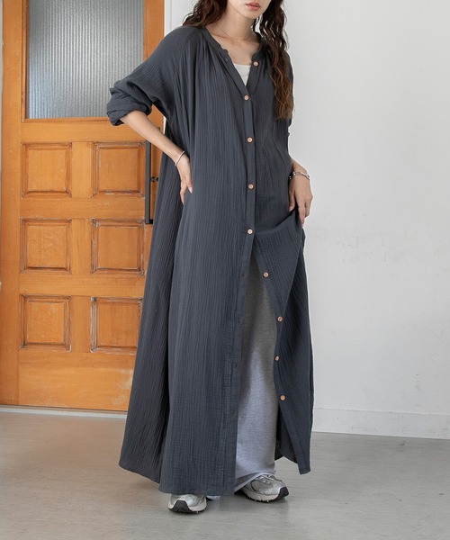 PICHI(ピイチ)の「2wayロングシャツワンピース(シャツワンピース・レディース・ベージュ/チャコール・REGULAR/LONG)」の1枚目の写真