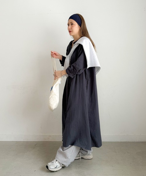PICHI(ピイチ)の「2wayロングシャツワンピース(シャツワンピース・レディース・ベージュ/チャコール・REGULAR/LONG)」の15枚目の写真