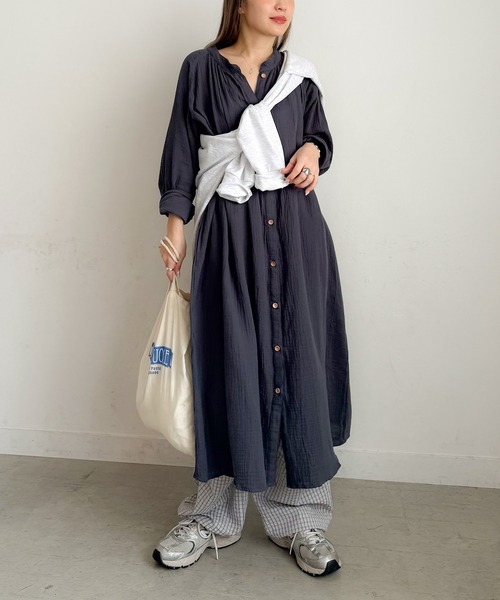 PICHI(ピイチ)の「2wayロングシャツワンピース(シャツワンピース・レディース・ベージュ/チャコール・REGULAR/LONG)」の19枚目の写真