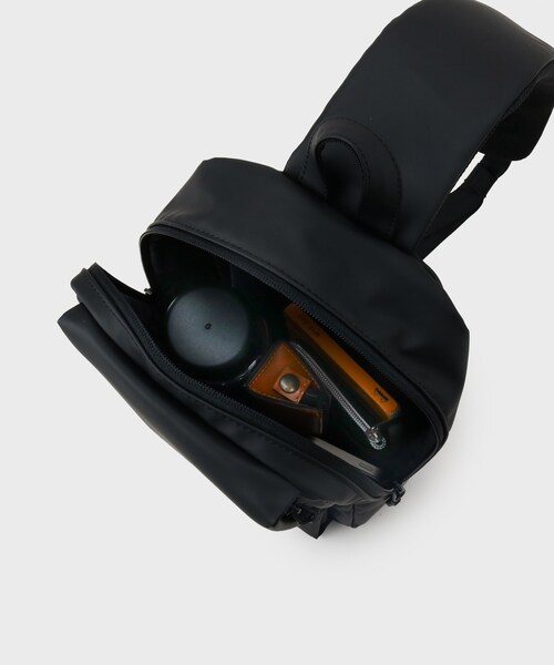 THE SHOP TK （ザ ショップ ティーケー ）の「fulcro Calmボディーバッグ（ボディバッグ/ウエストポーチ・メンズ・ブラック・00）」の8枚目の写真
